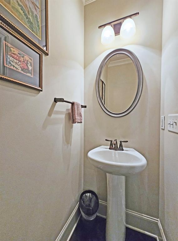 7880 Highland Bluff, Sandy Springs, Georgia 30328, 3 Bedrooms Bedrooms, ,2 BathroomsBathrooms,Residential,Sold,7880 Highland Bluff,7298506