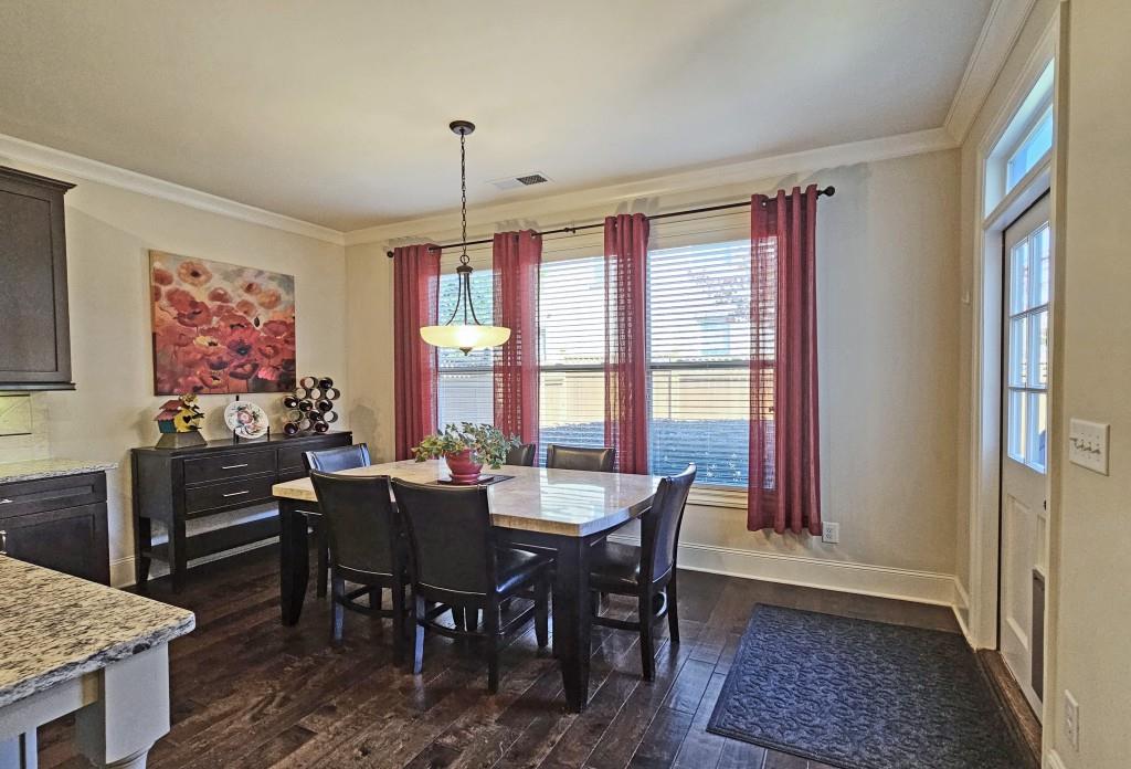 7880 Highland Bluff, Sandy Springs, Georgia 30328, 3 Bedrooms Bedrooms, ,2 BathroomsBathrooms,Residential,Sold,7880 Highland Bluff,7298506