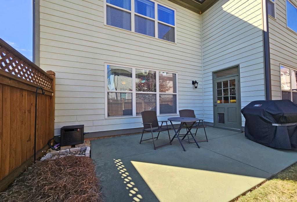 7880 Highland Bluff, Sandy Springs, Georgia 30328, 3 Bedrooms Bedrooms, ,2 BathroomsBathrooms,Residential,Sold,7880 Highland Bluff,7298506