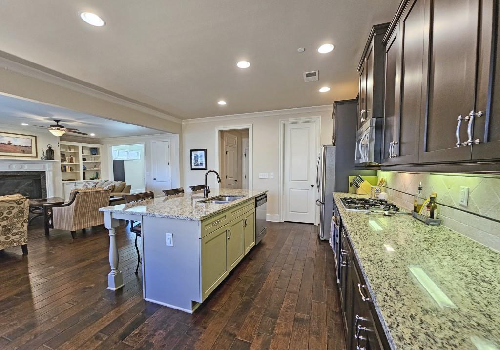 7880 Highland Bluff, Sandy Springs, Georgia 30328, 3 Bedrooms Bedrooms, ,2 BathroomsBathrooms,Residential,Sold,7880 Highland Bluff,7298506