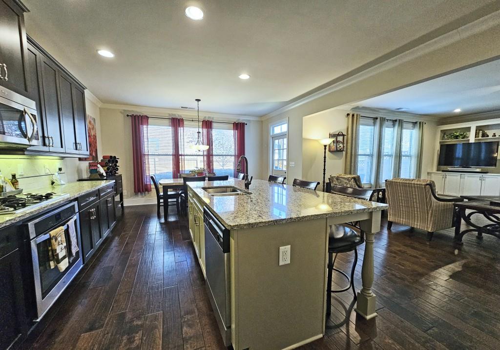 7880 Highland Bluff, Sandy Springs, Georgia 30328, 3 Bedrooms Bedrooms, ,2 BathroomsBathrooms,Residential,Sold,7880 Highland Bluff,7298506