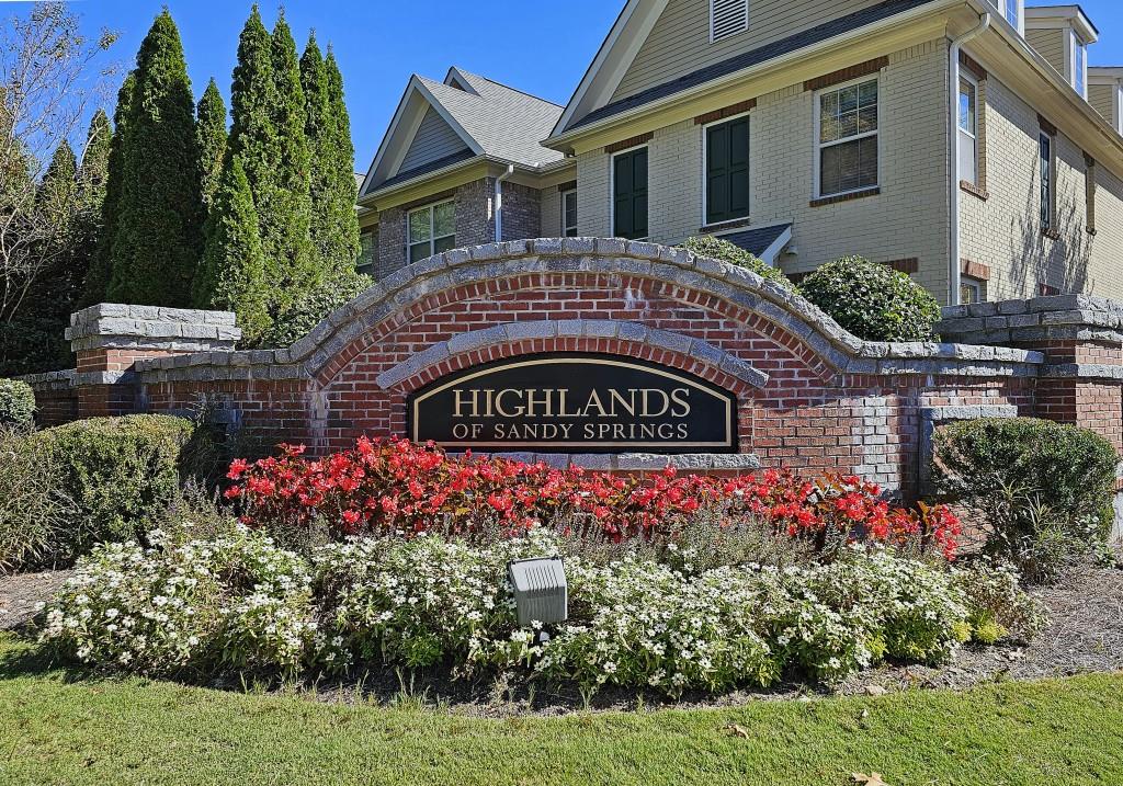 7880 Highland Bluff, Sandy Springs, Georgia 30328, 3 Bedrooms Bedrooms, ,2 BathroomsBathrooms,Residential,Sold,7880 Highland Bluff,7298506