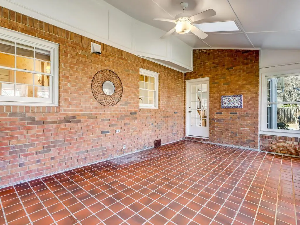 1700 Redbourne Drive, Sandy Springs, Georgia 30350, 4 Bedrooms Bedrooms, ,4 BathroomsBathrooms,Residential,Sold,1700 Redbourne Drive,7180148