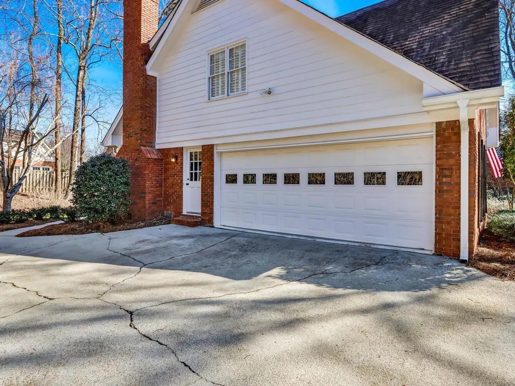 1700 Redbourne Drive, Sandy Springs, Georgia 30350, 4 Bedrooms Bedrooms, ,4 BathroomsBathrooms,Residential,Sold,1700 Redbourne Drive,7180148