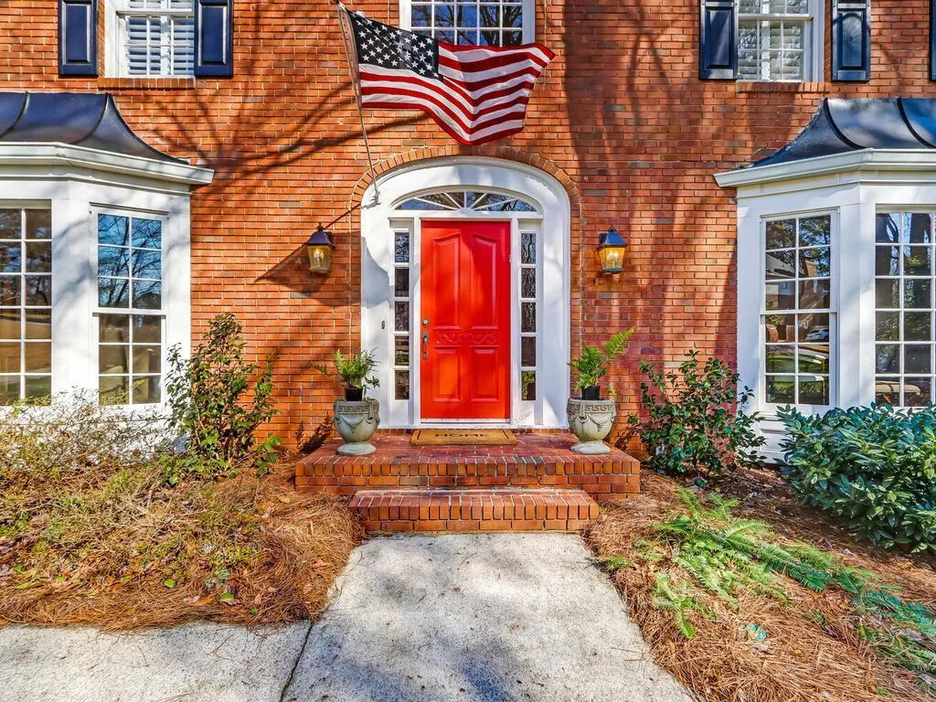 1700 Redbourne Drive, Sandy Springs, Georgia 30350, 4 Bedrooms Bedrooms, ,4 BathroomsBathrooms,Residential,Sold,1700 Redbourne Drive,7180148