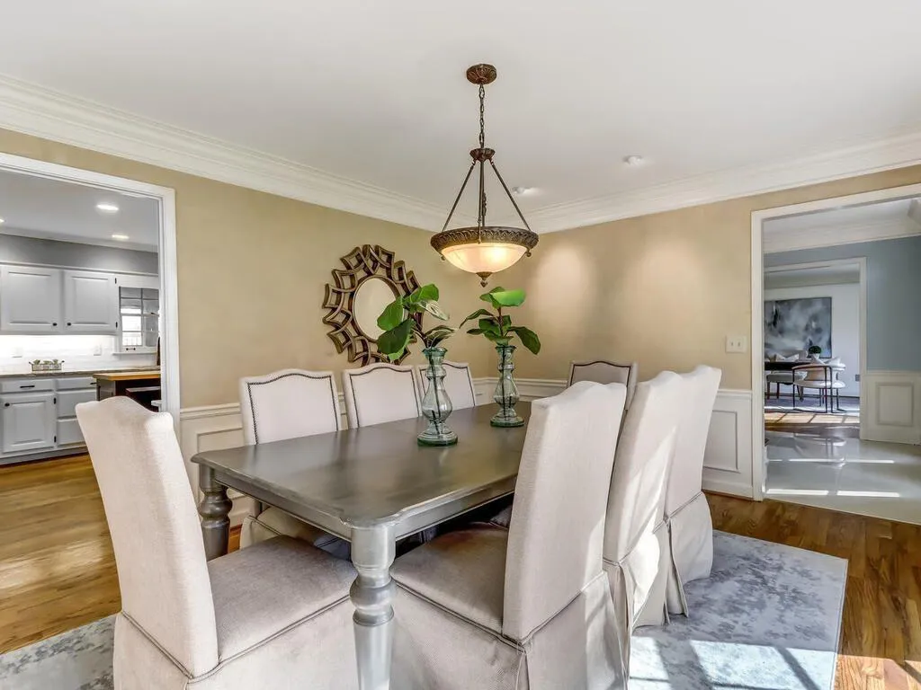 1700 Redbourne Drive, Sandy Springs, Georgia 30350, 4 Bedrooms Bedrooms, ,4 BathroomsBathrooms,Residential,Sold,1700 Redbourne Drive,7180148