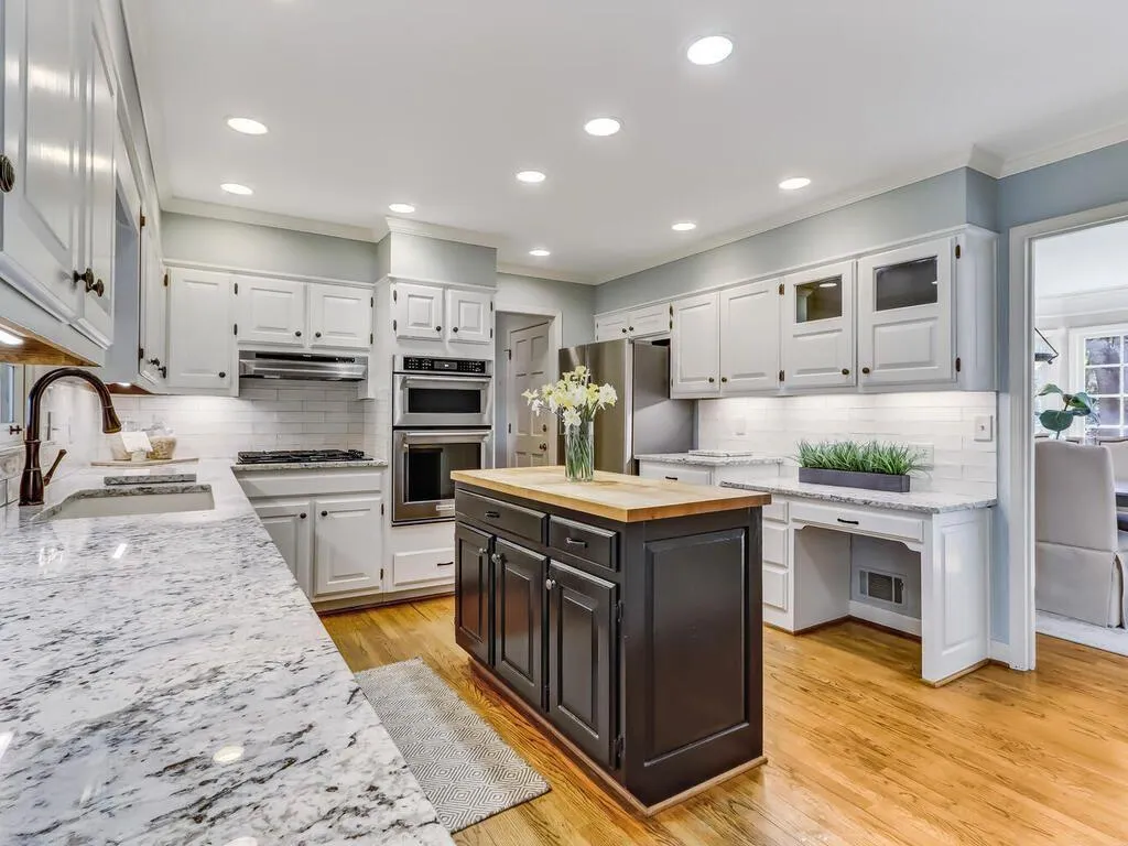 1700 Redbourne Drive, Sandy Springs, Georgia 30350, 4 Bedrooms Bedrooms, ,4 BathroomsBathrooms,Residential,Sold,1700 Redbourne Drive,7180148