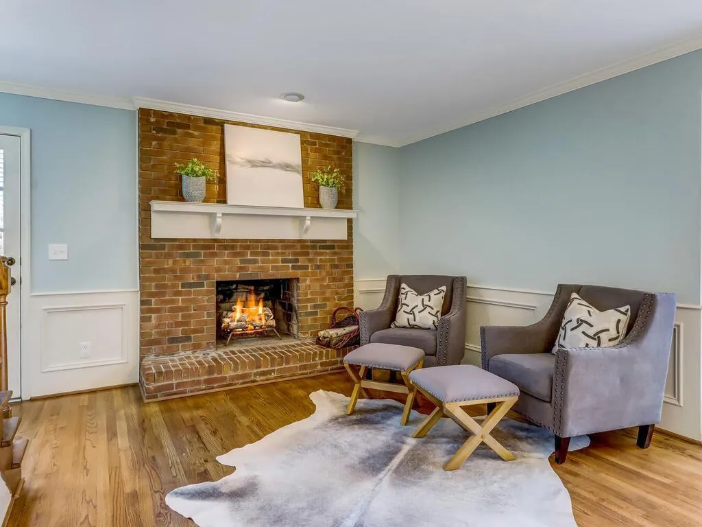 1700 Redbourne Drive, Sandy Springs, Georgia 30350, 4 Bedrooms Bedrooms, ,4 BathroomsBathrooms,Residential,Sold,1700 Redbourne Drive,7180148