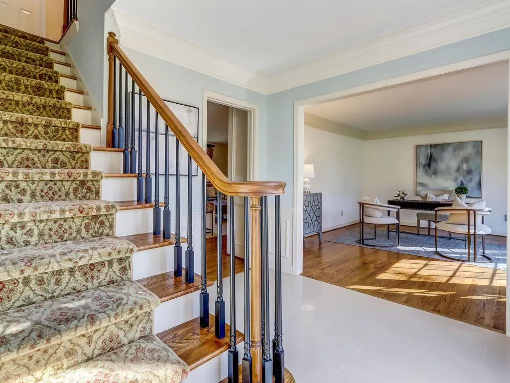 1700 Redbourne Drive, Sandy Springs, Georgia 30350, 4 Bedrooms Bedrooms, ,4 BathroomsBathrooms,Residential,Sold,1700 Redbourne Drive,7180148