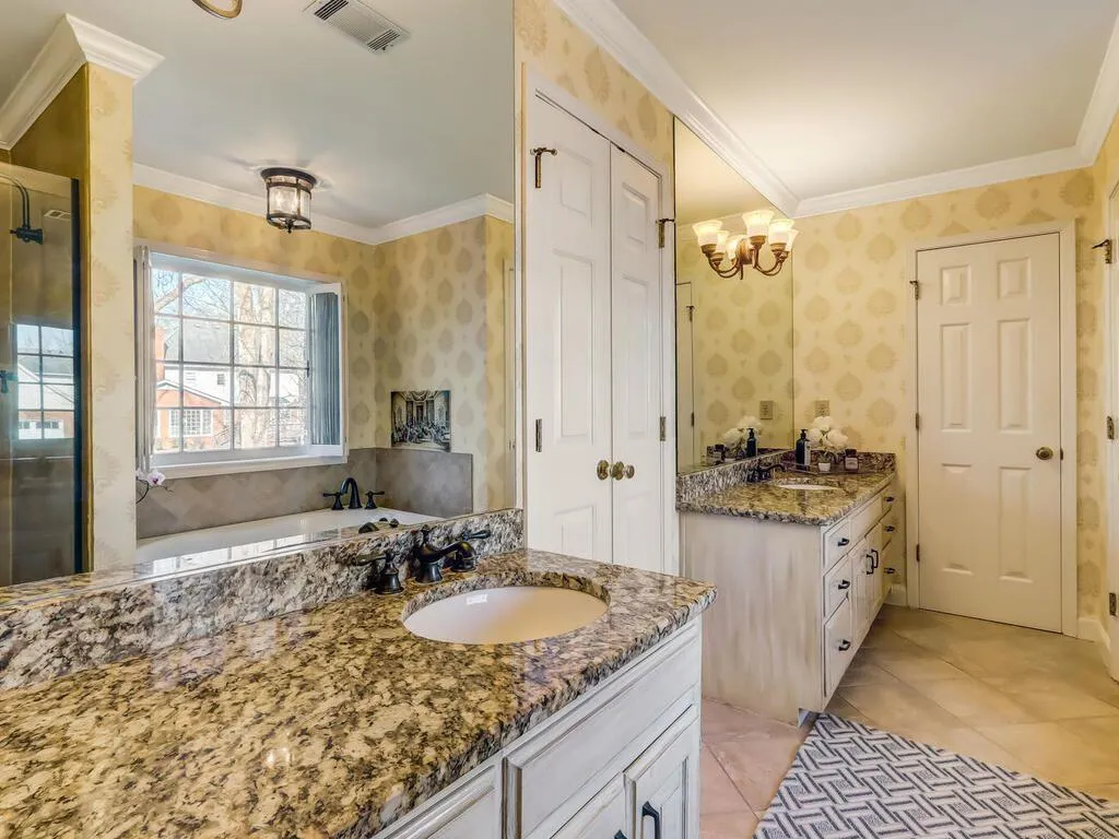 1700 Redbourne Drive, Sandy Springs, Georgia 30350, 4 Bedrooms Bedrooms, ,4 BathroomsBathrooms,Residential,Sold,1700 Redbourne Drive,7180148