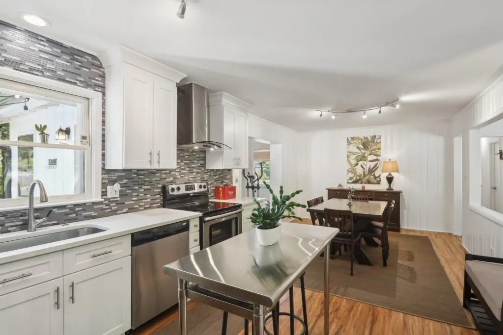 6795 Sunny Brook Lane, Atlanta, Georgia 30328, 3 Bedrooms Bedrooms, ,2 BathroomsBathrooms,Residential,Sold,6795 Sunny Brook Lane,7560411