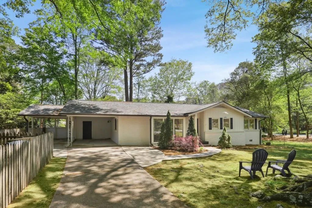 6795 Sunny Brook Lane, Atlanta, Georgia 30328, 3 Bedrooms Bedrooms, ,2 BathroomsBathrooms,Residential,Sold,6795 Sunny Brook Lane,7560411