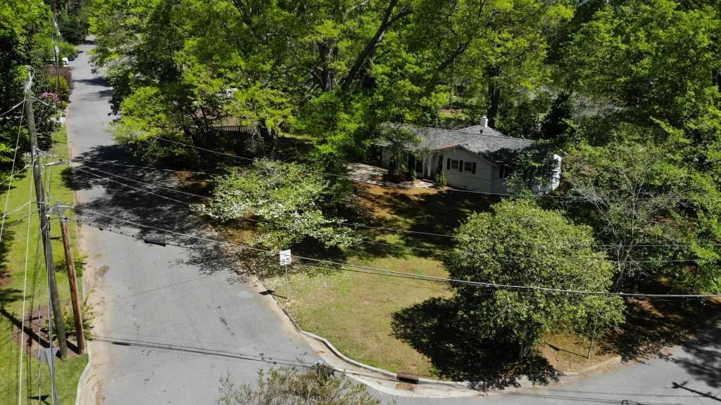 6795 Sunny Brook Lane, Atlanta, Georgia 30328, 3 Bedrooms Bedrooms, ,2 BathroomsBathrooms,Residential,Sold,6795 Sunny Brook Lane,7560411