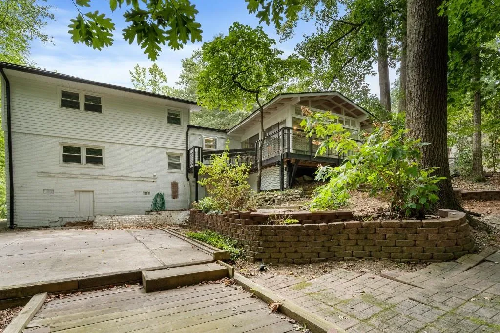 220 River Springs Drive, Sandy Springs, Georgia 30328, 4 Bedrooms Bedrooms, ,3 BathroomsBathrooms,Residential,Sold,220 River Springs Drive,7416864
