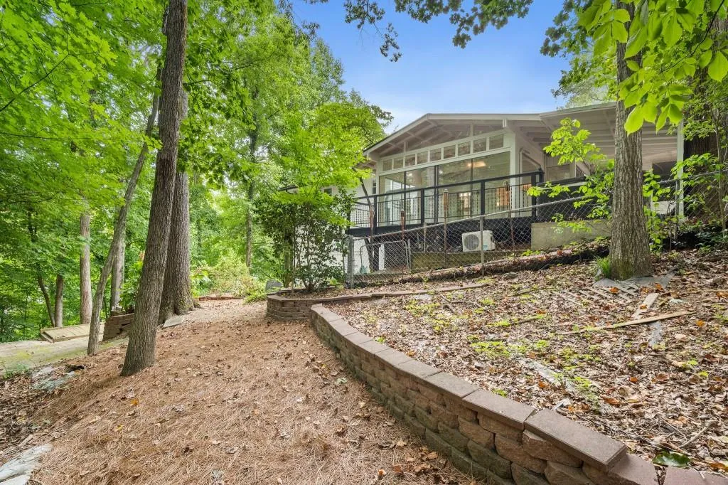 220 River Springs Drive, Sandy Springs, Georgia 30328, 4 Bedrooms Bedrooms, ,3 BathroomsBathrooms,Residential,Sold,220 River Springs Drive,7416864