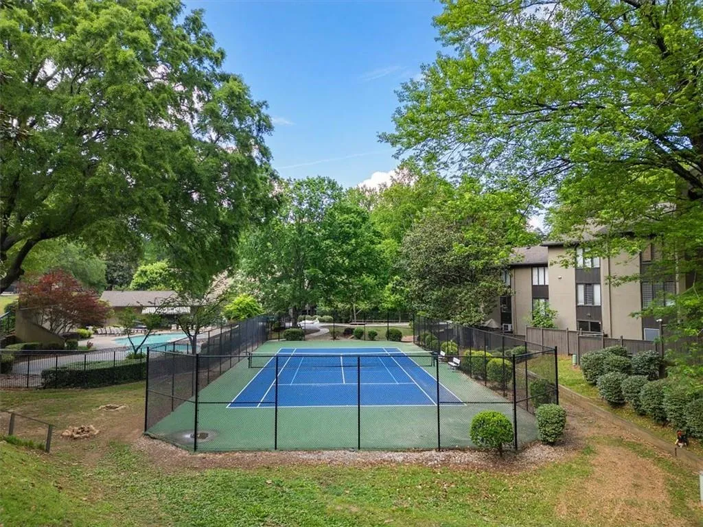 95 Ivy Trail Ne, Atlanta, Georgia 30342, 3 Bedrooms Bedrooms, ,2 BathroomsBathrooms,Residential,For Sale,95 Ivy Trail Ne,7570970