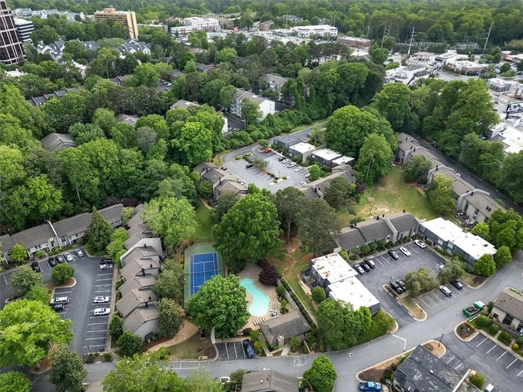 95 Ivy Trail Ne, Atlanta, Georgia 30342, 3 Bedrooms Bedrooms, ,2 BathroomsBathrooms,Residential,For Sale,95 Ivy Trail Ne,7570970