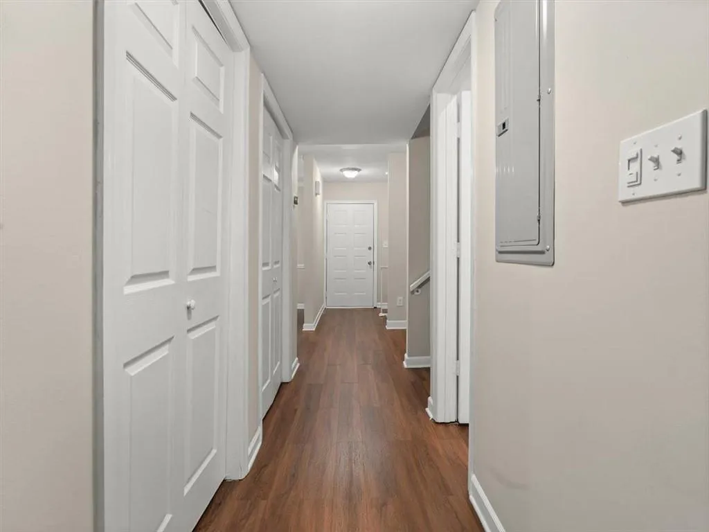 95 Ivy Trail Ne, Atlanta, Georgia 30342, 3 Bedrooms Bedrooms, ,2 BathroomsBathrooms,Residential,For Sale,95 Ivy Trail Ne,7570970