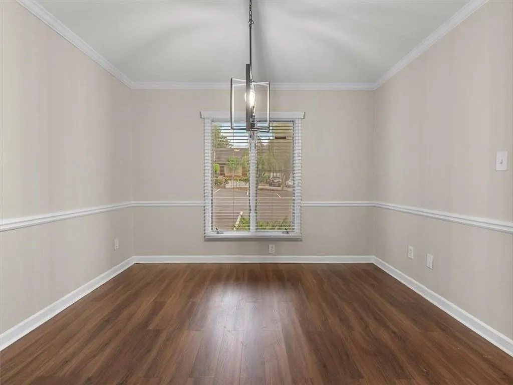 95 Ivy Trail Ne, Atlanta, Georgia 30342, 3 Bedrooms Bedrooms, ,2 BathroomsBathrooms,Residential,For Sale,95 Ivy Trail Ne,7570970