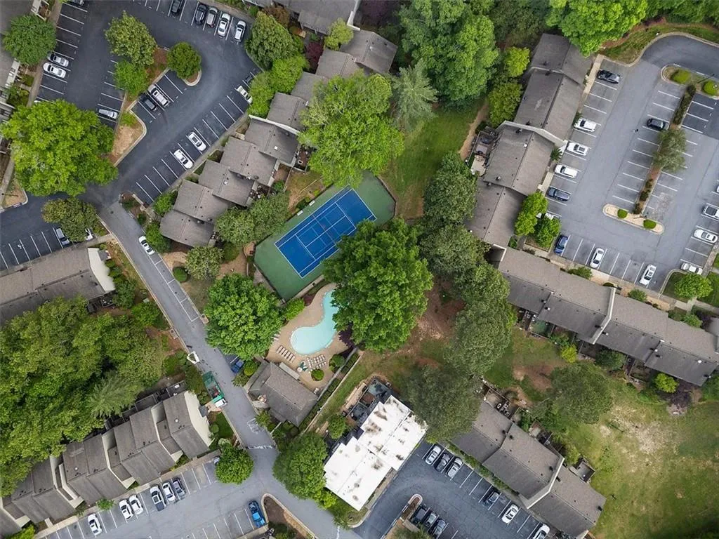 95 Ivy Trail Ne, Atlanta, Georgia 30342, 3 Bedrooms Bedrooms, ,2 BathroomsBathrooms,Residential,For Sale,95 Ivy Trail Ne,7570970