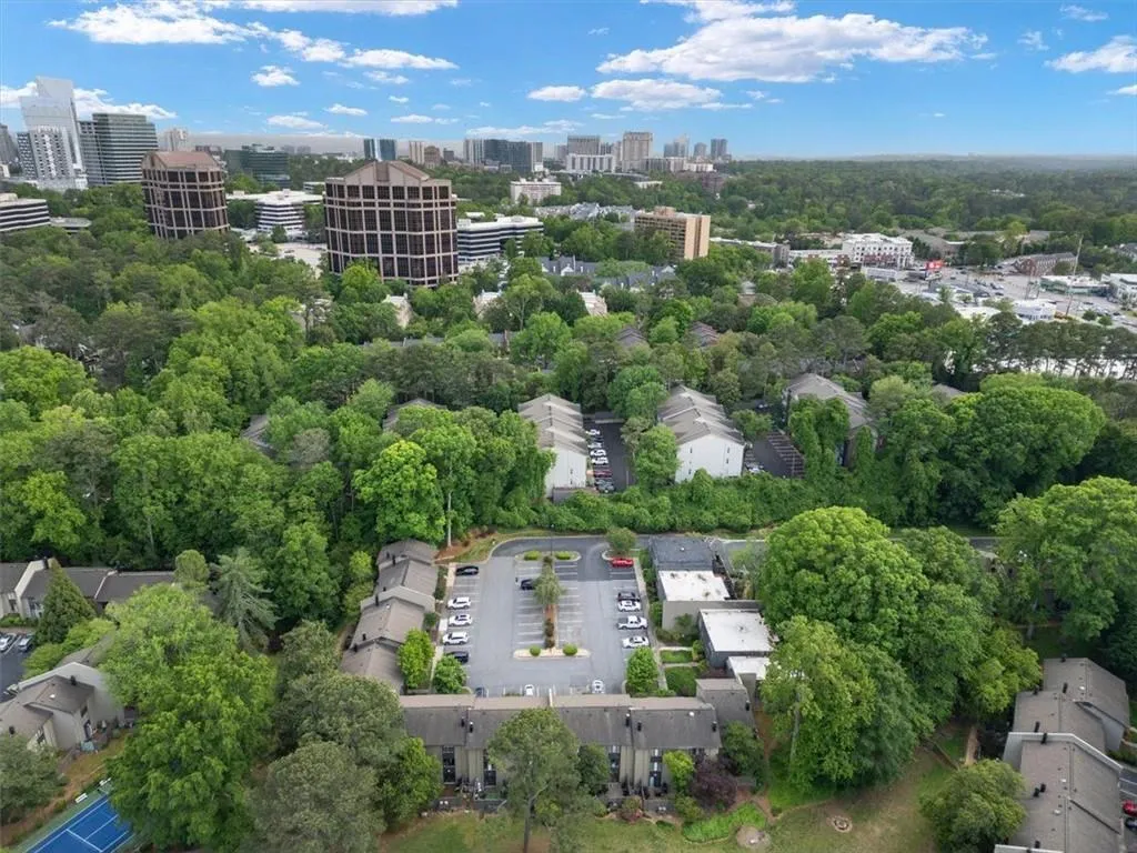 95 Ivy Trail Ne, Atlanta, Georgia 30342, 3 Bedrooms Bedrooms, ,2 BathroomsBathrooms,Residential,For Sale,95 Ivy Trail Ne,7570970