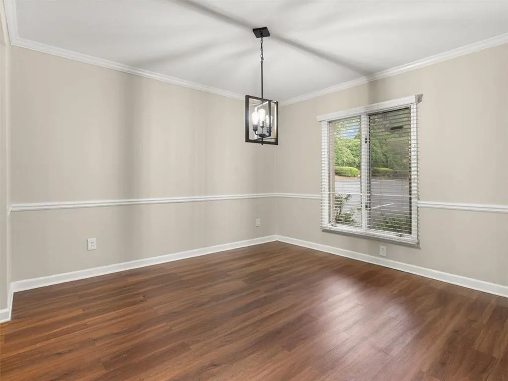 95 Ivy Trail Ne, Atlanta, Georgia 30342, 3 Bedrooms Bedrooms, ,2 BathroomsBathrooms,Residential,For Sale,95 Ivy Trail Ne,7570970