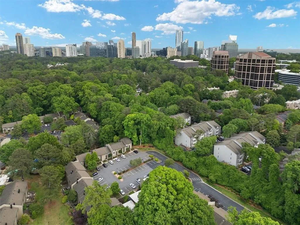 95 Ivy Trail Ne, Atlanta, Georgia 30342, 3 Bedrooms Bedrooms, ,2 BathroomsBathrooms,Residential,For Sale,95 Ivy Trail Ne,7570970