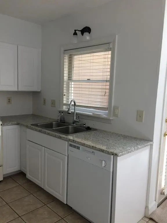 7500 Roswell Road Unit 98, Atlanta, Georgia 30350, 2 Bedrooms Bedrooms, ,2 BathroomsBathrooms,Residential,Sold,7500 Roswell Road Unit 98,5767659