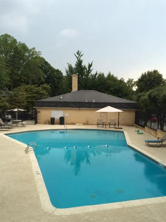 5400 Roswell Road Unit M2, Atlanta, Georgia 30342, 2 Bedrooms Bedrooms, ,2 BathroomsBathrooms,Residential,Sold,5400 Roswell Road Unit M2,5591821
