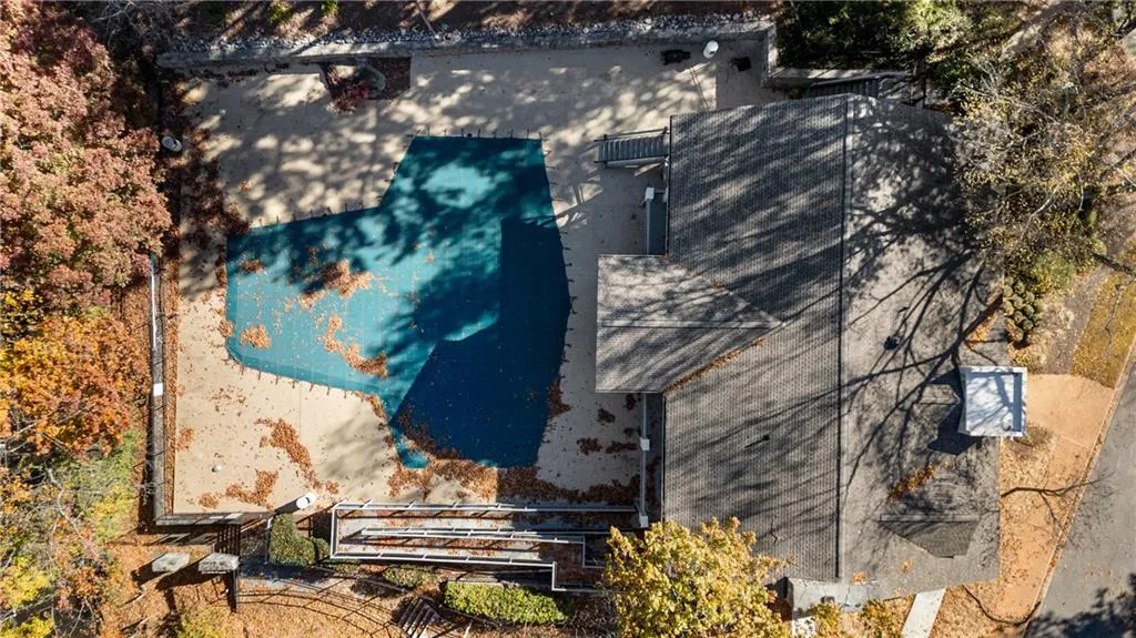 Aerial view of property and surrounding area