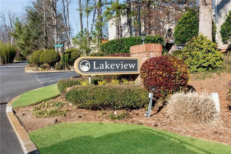 Entrance to the Lakeview Community in Dunwoody Springs.