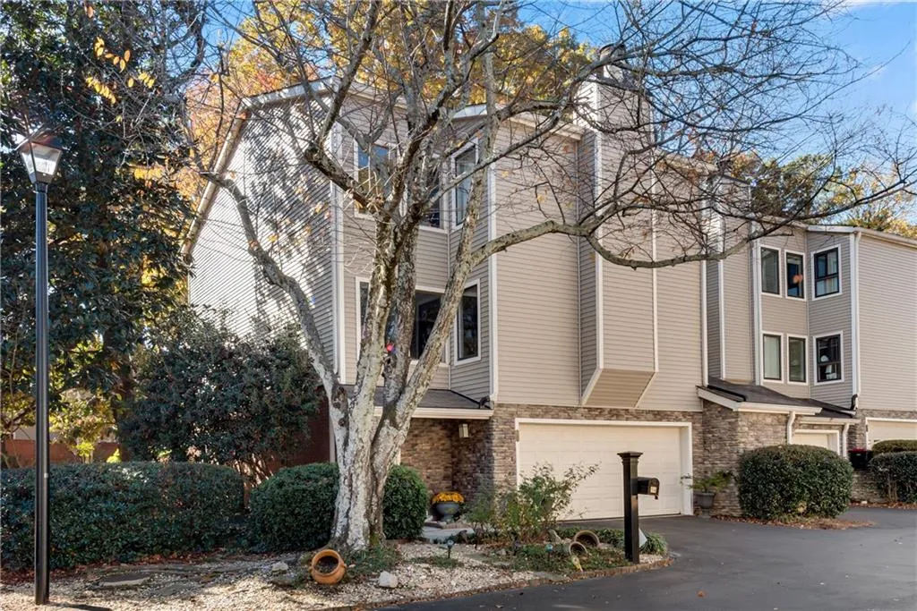 54 Basswood Circle, Sandy Springs, Georgia 30328, 4 Bedrooms Bedrooms, ,3 BathroomsBathrooms,Residential,Sold,54 Basswood Circle,7681706