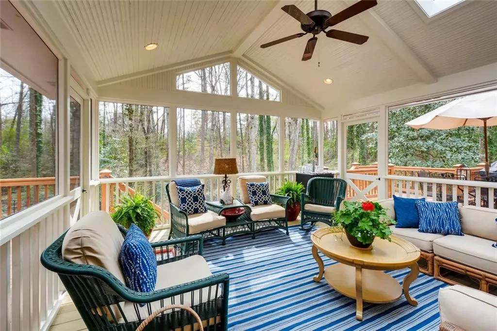 6040 Riverwood Drive, Sandy Springs, Georgia 30328, 5 Bedrooms Bedrooms, ,4 BathroomsBathrooms,Residential,Sold,6040 Riverwood Drive,5824031
