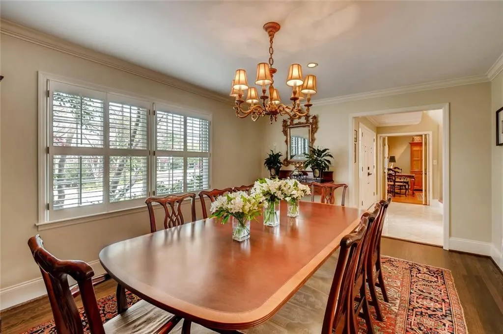 6040 Riverwood Drive, Sandy Springs, Georgia 30328, 5 Bedrooms Bedrooms, ,4 BathroomsBathrooms,Residential,Sold,6040 Riverwood Drive,5824031