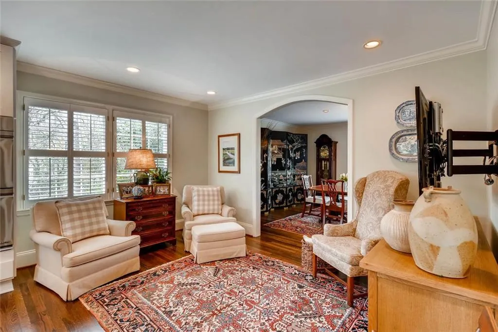 6040 Riverwood Drive, Sandy Springs, Georgia 30328, 5 Bedrooms Bedrooms, ,4 BathroomsBathrooms,Residential,Sold,6040 Riverwood Drive,5824031