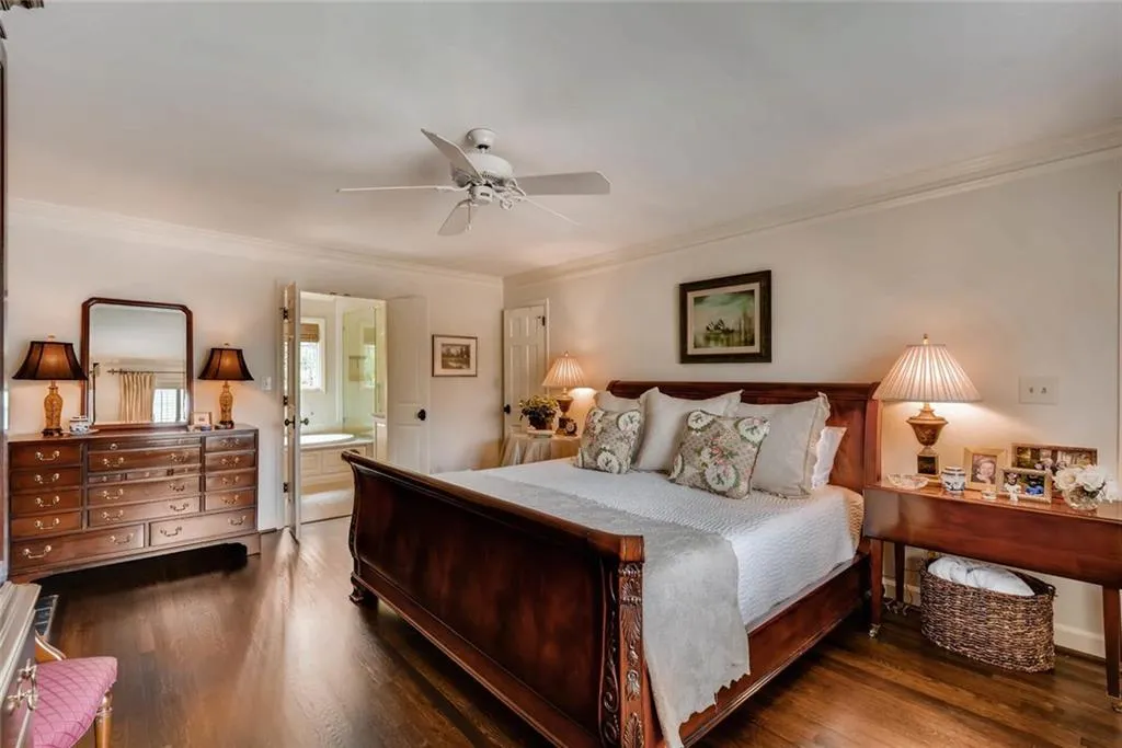 6040 Riverwood Drive, Sandy Springs, Georgia 30328, 5 Bedrooms Bedrooms, ,4 BathroomsBathrooms,Residential,Sold,6040 Riverwood Drive,5824031