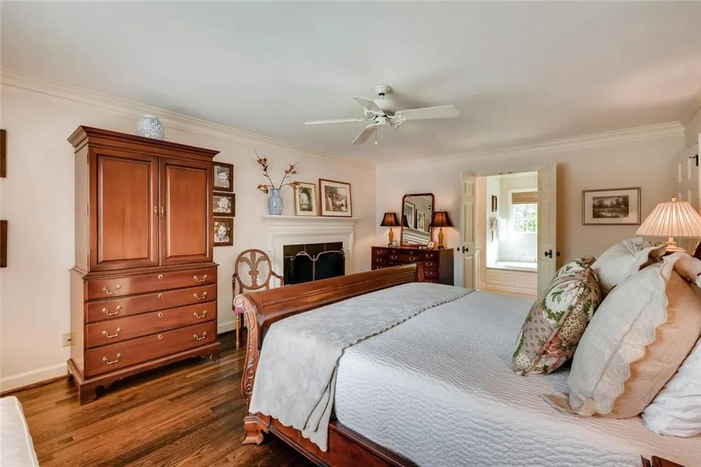6040 Riverwood Drive, Sandy Springs, Georgia 30328, 5 Bedrooms Bedrooms, ,4 BathroomsBathrooms,Residential,Sold,6040 Riverwood Drive,5824031