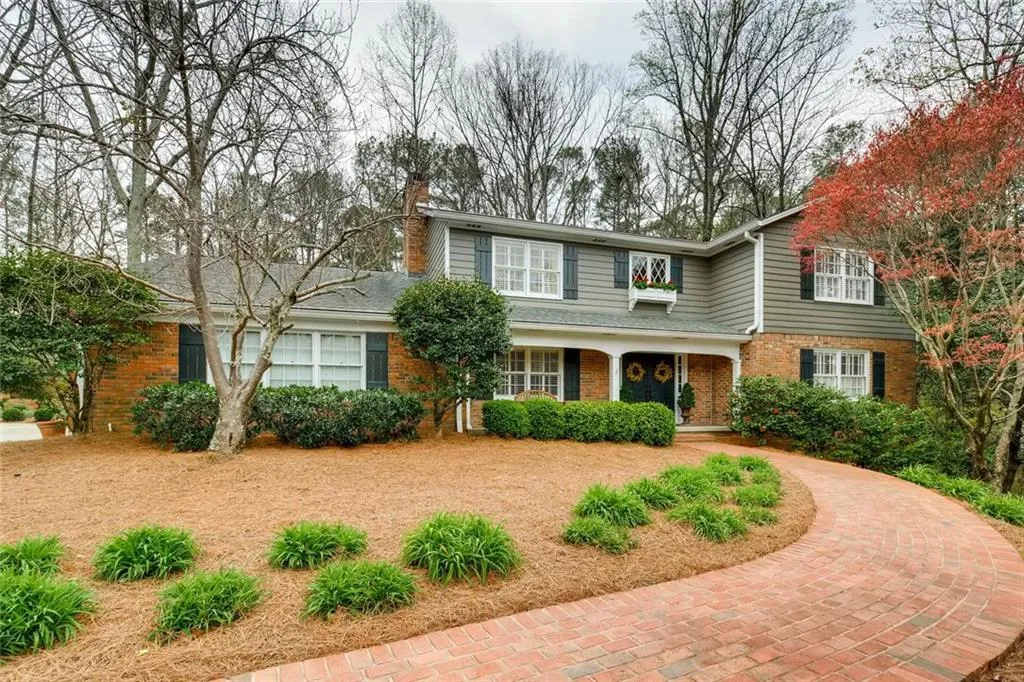 6040 Riverwood Drive, Sandy Springs, Georgia 30328, 5 Bedrooms Bedrooms, ,4 BathroomsBathrooms,Residential,Sold,6040 Riverwood Drive,5824031