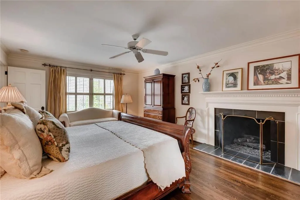 6040 Riverwood Drive, Sandy Springs, Georgia 30328, 5 Bedrooms Bedrooms, ,4 BathroomsBathrooms,Residential,Sold,6040 Riverwood Drive,5824031