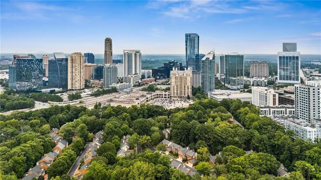 52 Ivy Chase Ne, Atlanta, Georgia 30342, 4 Bedrooms Bedrooms, ,2 BathroomsBathrooms,Residential,For Sale,52 Ivy Chase Ne,7675832