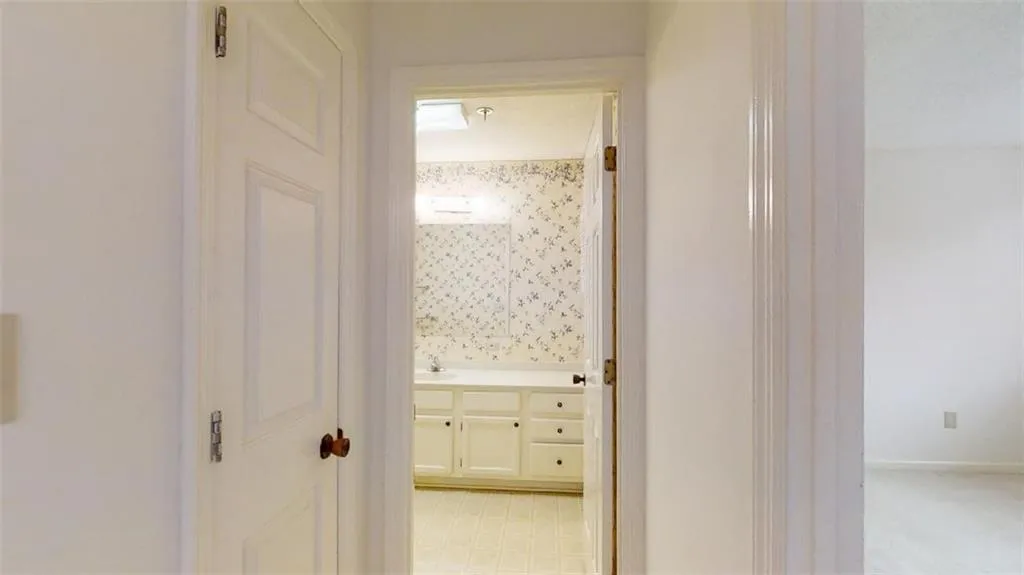 300 Johnson Ferry Road Ne Unit A615, Sandy Springs, Georgia 30328, 2 Bedrooms Bedrooms, ,2 BathroomsBathrooms,Residential,Sold,300 Johnson Ferry Road Ne Unit A615,6874290