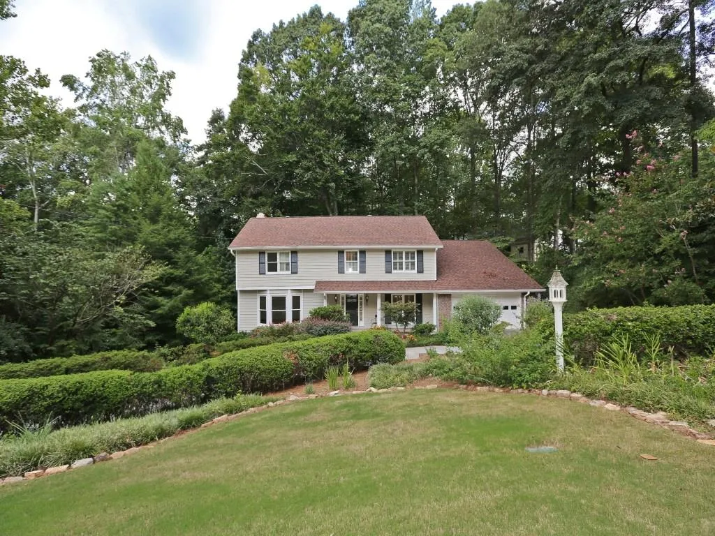 4860 Longchamps Drive, Sandy Springs, Georgia 30319, 5 Bedrooms Bedrooms, ,5 BathroomsBathrooms,Residential,Sold,4860 Longchamps Drive,5793937