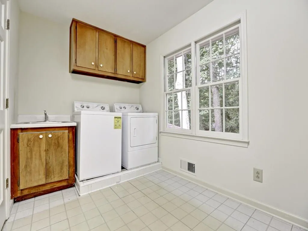 4860 Longchamps Drive, Sandy Springs, Georgia 30319, 5 Bedrooms Bedrooms, ,5 BathroomsBathrooms,Residential,Sold,4860 Longchamps Drive,5793937