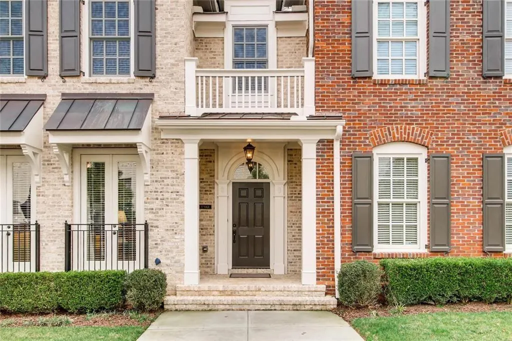3585 Roxboro Road Ne Unit 2, Atlanta, Georgia 30326, 3 Bedrooms Bedrooms, ,2 BathroomsBathrooms,Residential,Sold,3585 Roxboro Road Ne Unit 2,5966897