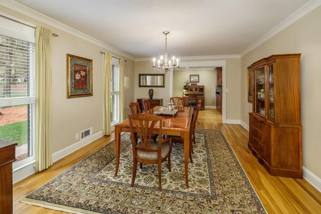 8010 Innsbruck Drive, Sandy Springs, Georgia 30350, 4 Bedrooms Bedrooms, ,3 BathroomsBathrooms,Residential,Sold,8010 Innsbruck Drive,6124017