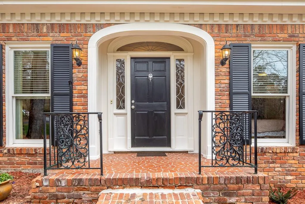 8010 Innsbruck Drive, Sandy Springs, Georgia 30350, 4 Bedrooms Bedrooms, ,3 BathroomsBathrooms,Residential,Sold,8010 Innsbruck Drive,6124017