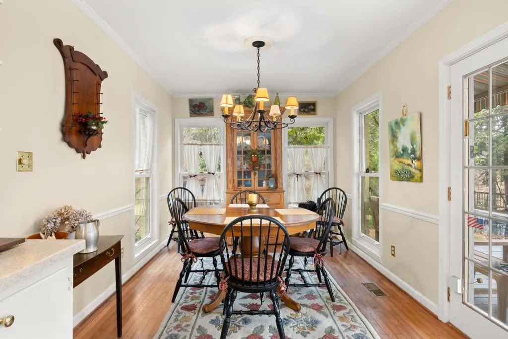 1015 Crest Valley Drive, Atlanta, Georgia 30327, 5 Bedrooms Bedrooms, ,4 BathroomsBathrooms,Residential,Sold,1015 Crest Valley Drive,7349444