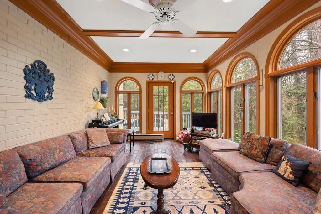 1015 Crest Valley Drive, Atlanta, Georgia 30327, 5 Bedrooms Bedrooms, ,4 BathroomsBathrooms,Residential,Sold,1015 Crest Valley Drive,7349444