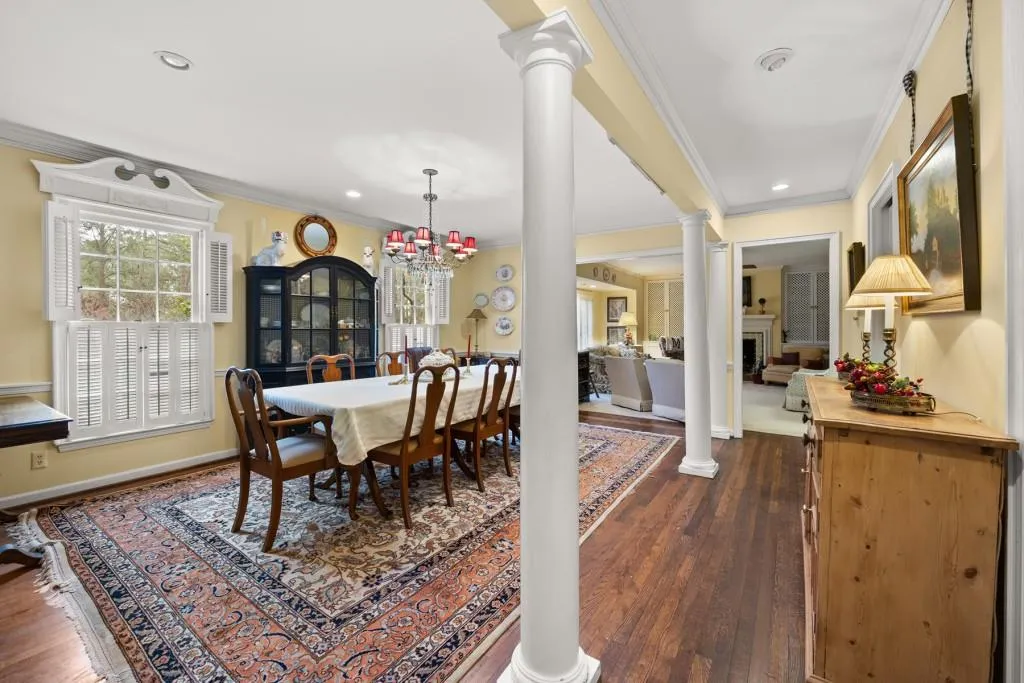 1015 Crest Valley Drive, Atlanta, Georgia 30327, 5 Bedrooms Bedrooms, ,4 BathroomsBathrooms,Residential,Sold,1015 Crest Valley Drive,7349444