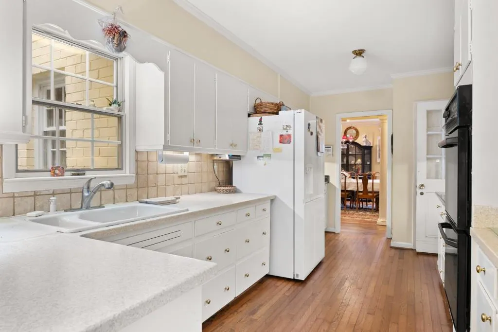 1015 Crest Valley Drive, Atlanta, Georgia 30327, 5 Bedrooms Bedrooms, ,4 BathroomsBathrooms,Residential,Sold,1015 Crest Valley Drive,7349444